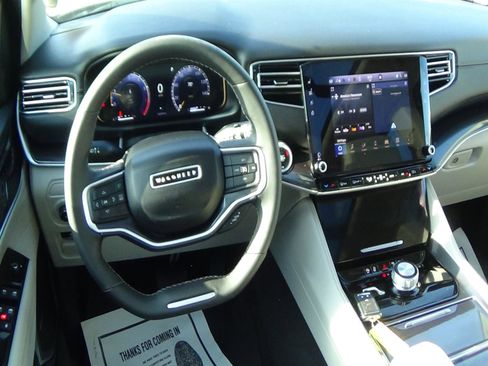 Certified 2024 Jeep Wagoneer 4WD w/ Premium Group I image 14