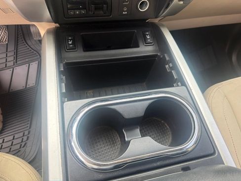 Used 2016 Nissan Titan SV RWD image 25