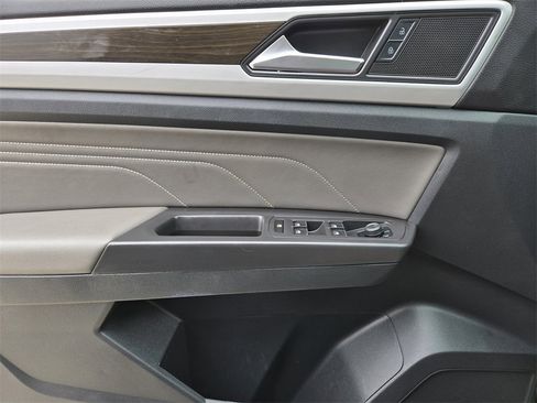 Used 2022 Volkswagen Atlas SE image 25