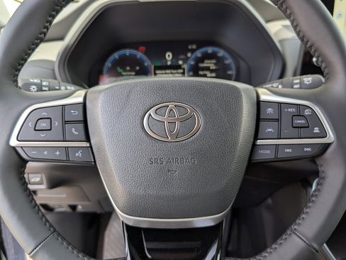 Used 2026 Toyota Grand Highlander Limited image 19