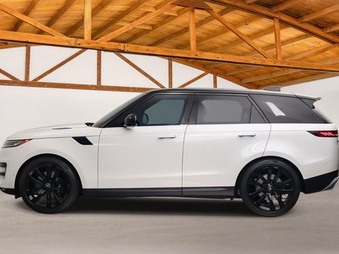 Used 2024 Land Rover Range Rover Sport SE AWD/4WD image 2