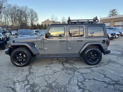 Used 2021 Jeep Wrangler Unlimited Sport image 9