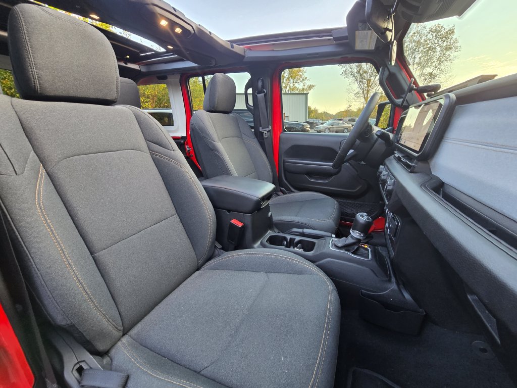 Used 2024 Jeep Wrangler Unlimited Sport AWD/4WD image 22