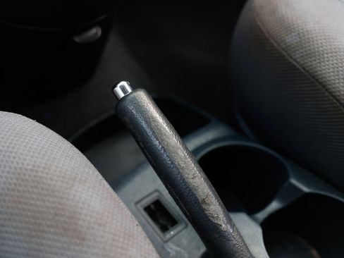 Used 2005 Toyota Matrix XR image 36