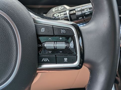 Certified 2024 Kia Carnival SX Prestige FWD image 15