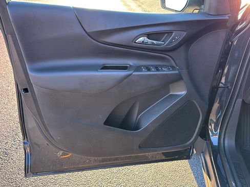 Used 2023 Chevrolet Equinox LT image 14