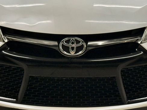 Used 2017 Toyota Camry SE FWD image 5