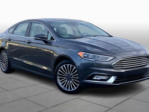 Used 2018 Ford Fusion Titanium FWD image 3