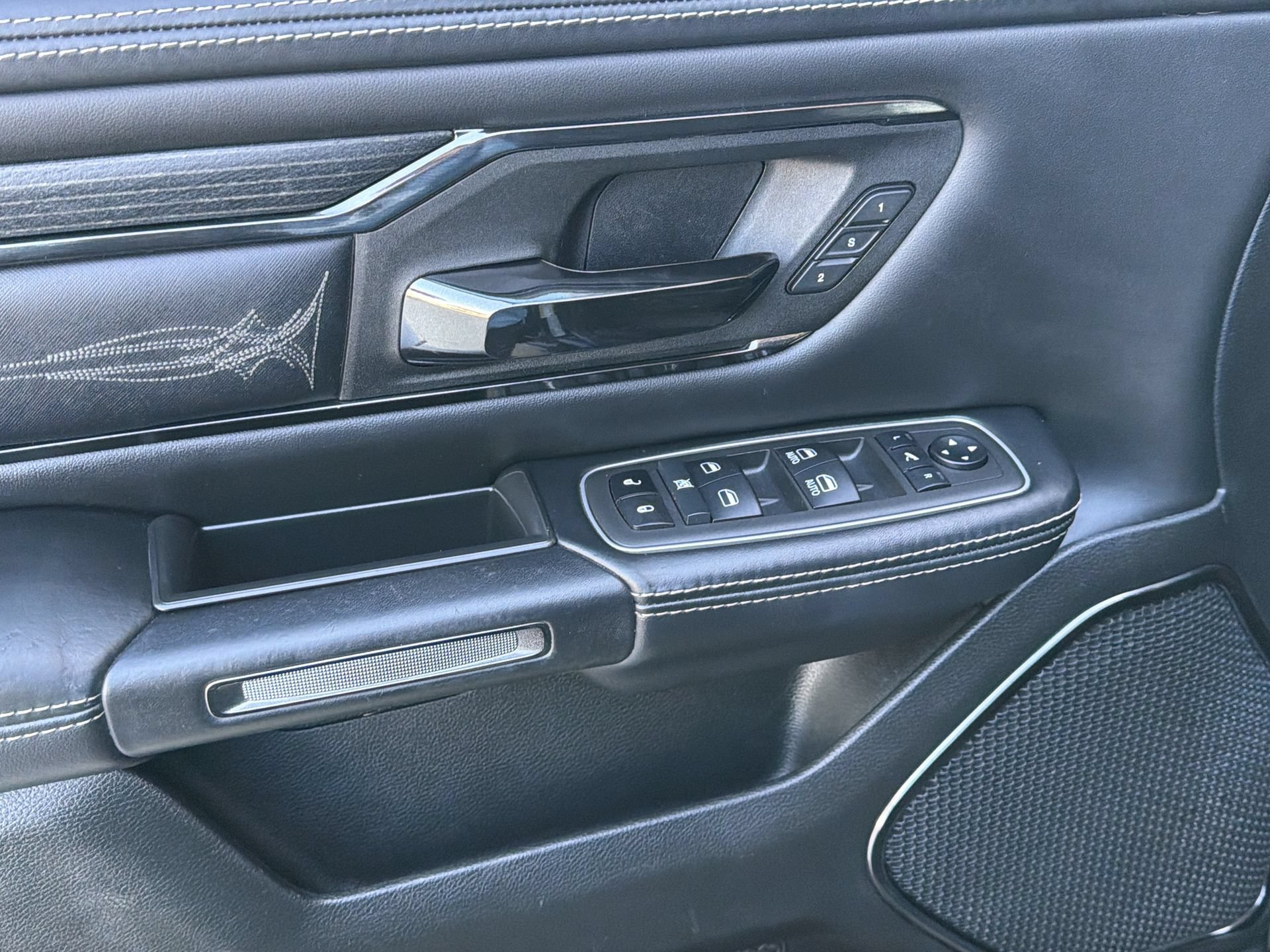 Used 2022 RAM 1500 Limited w/ Body Color Bumper Group AWD/4WD image 13