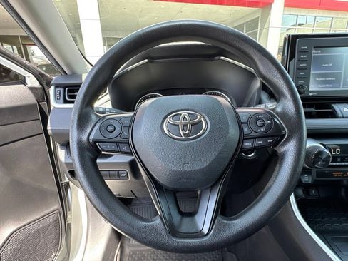 Used 2022 Toyota RAV4 XLE w/ Convenience Package FWD image 25