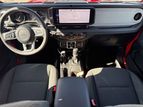 Used 2025 Jeep Wrangler Unlimited Sahara w/ Safety Group image 12