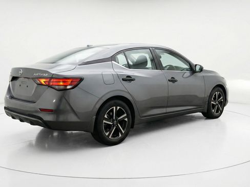 Used 2025 Nissan Sentra SV image 9