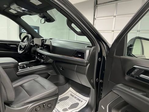 Used 2025 Chevrolet Suburban LT w/ Comfort Package image 56