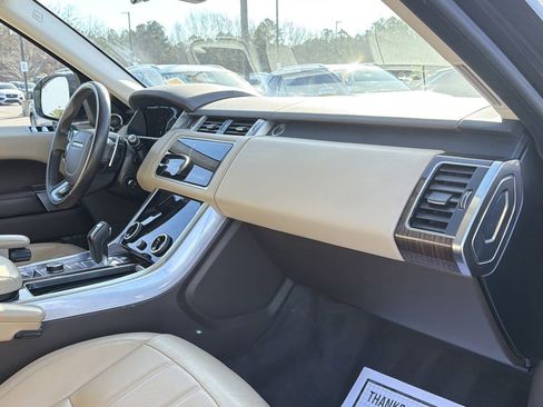 Used 2019 Land Rover Range Rover Sport Supercharged image 18