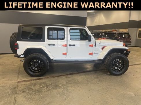 Used 2018 Jeep Wrangler Unlimited Sahara image 9