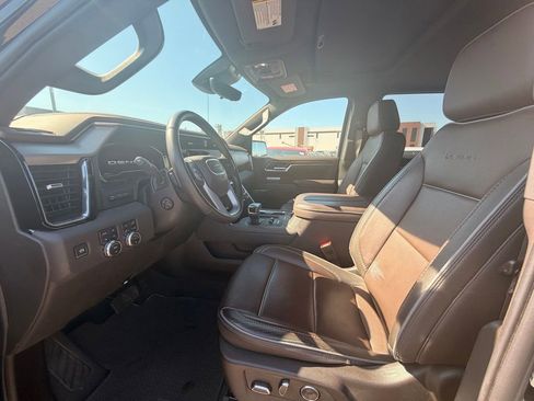 Used 2024 GMC Sierra 1500 Denali w/ Technology Package AWD/4WD image 11