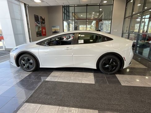 New 2026 Toyota Prius LE image 4