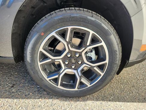 New 2026 Ford Maverick Lariat image 18