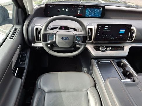 Certified 2025 Ford Expedition Active AWD/4WD image 13