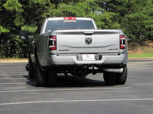 Used 2024 RAM 3500 Big Horn w/ Night Edition AWD/4WD image 11