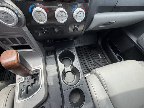 Used 2012 Toyota Tundra Limited w/ Memory Pkg AWD/4WD image 19