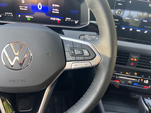 Certified 2026 Volkswagen Jetta SE w/ Black Wheel Package FWD image 17