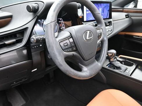 Certified 2023 Lexus ES 300h w/ Premium Package FWD image 12