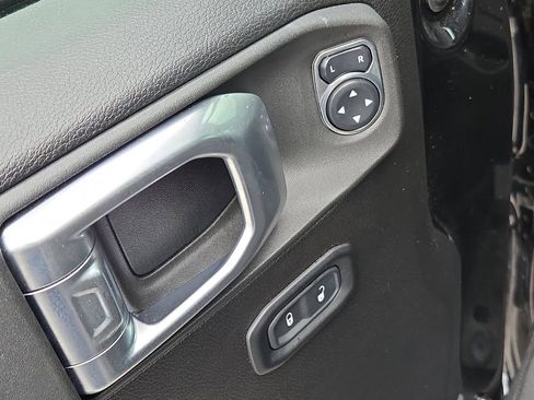 Used 2021 Jeep Wrangler Unlimited Sport image 16