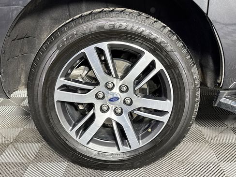 Used 2022 Ford Expedition Max XLT image 32