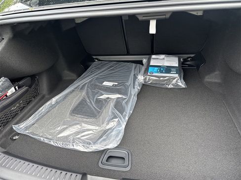 New 2026 Mercedes-Benz E 350 4MATIC Sedan image 12