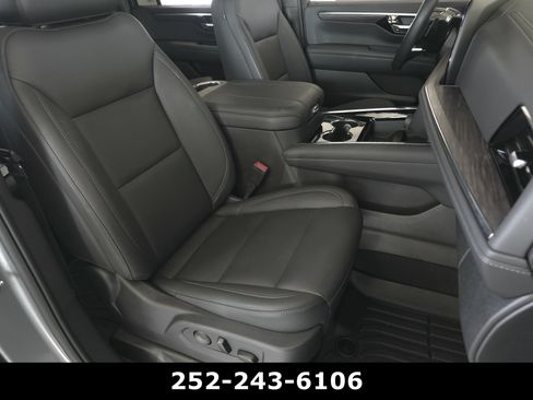 Used 2026 Chevrolet Suburban Z71 w/ Comfort Package AWD/4WD image 48