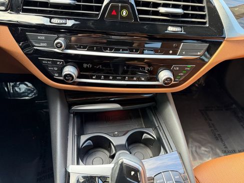 Used 2023 BMW 530i w/ Convenience Package image 22