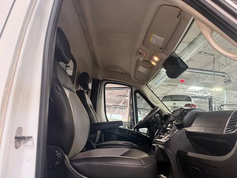 Used 2025 RAM ProMaster 2500 w/ Convenience Group FWD image 25