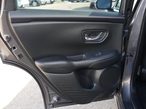 Used 2023 Honda HR-V LX image 17