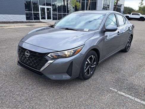 Used 2024 Nissan Sentra SV image 3