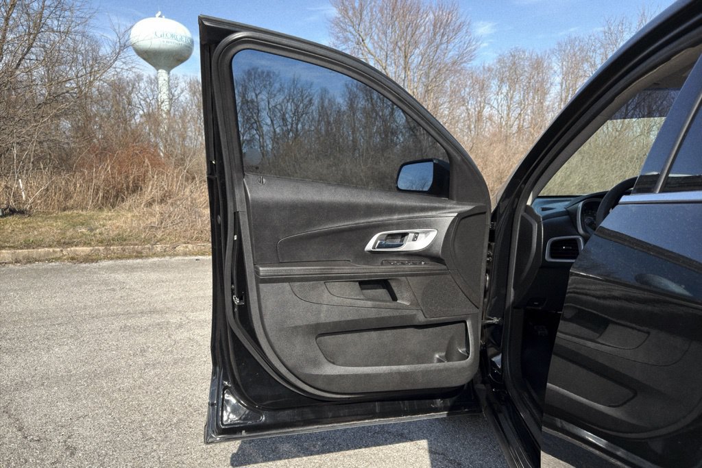 Used 2017 Chevrolet Equinox LS FWD image 13
