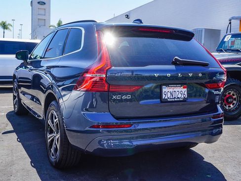 Used 2022 Volvo XC60 B5 Momentum w/ Climate Package FWD image 5