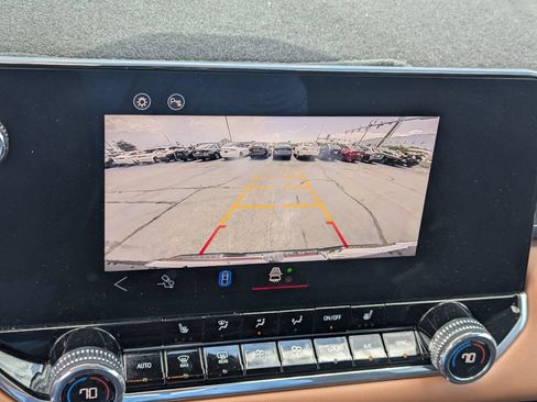 Used 2024 GMC Canyon AT4 w/ Technology Package AWD/4WD image 16