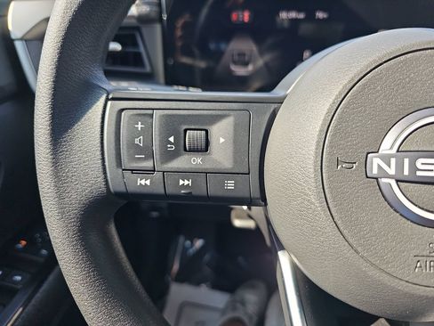 Used 2026 Nissan Kicks SV w/ Charging Package FWD image 17