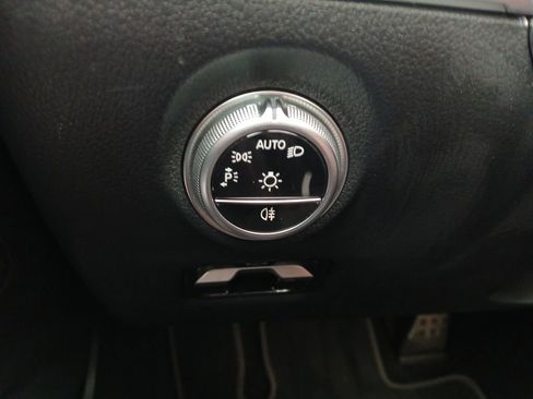 Used 2022 Mercedes-Benz C 300 Sedan image 11