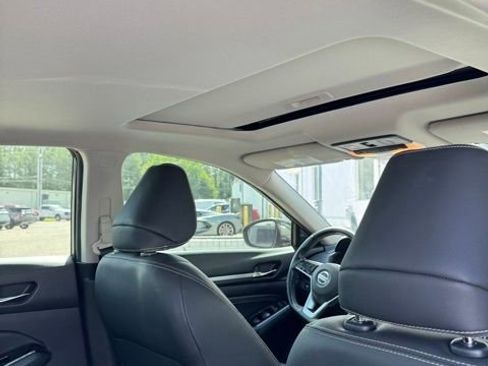 Used 2020 Nissan Altima 2.5 SL FWD image 9