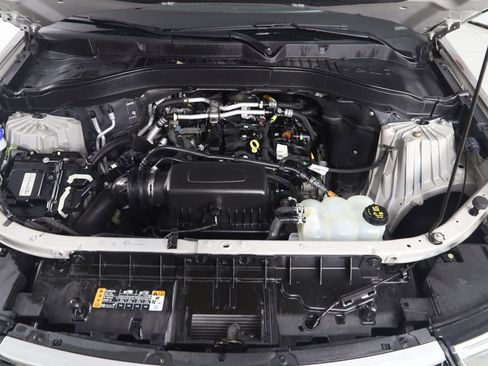 Used 2021 Ford Explorer XLT image 50