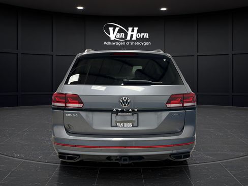 Used 2023 Volkswagen Atlas SEL R-Line AWD/4WD image 6