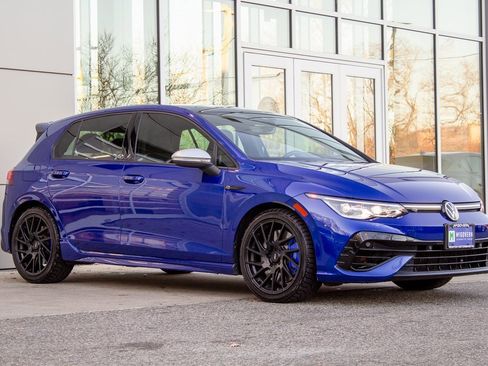 Used 2024 Volkswagen Golf R image 3