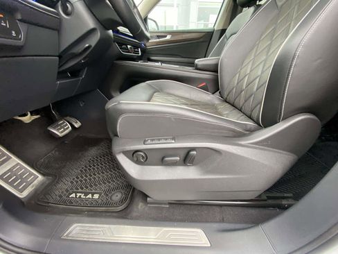 Certified 2024 Volkswagen Atlas SEL Premium R-Line AWD/4WD image 10