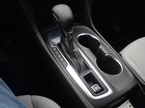 Used 2023 Chevrolet Equinox LS w/ LS Convenience Package image 12