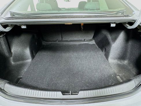 Used 2018 Chevrolet Malibu LT image 27