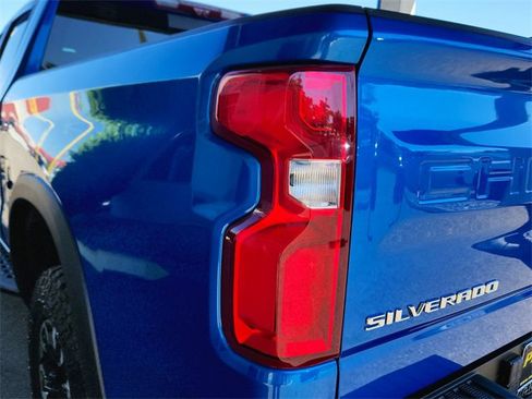 Used 2023 Chevrolet Silverado 1500 ZR2 w/ Technology Package image 11