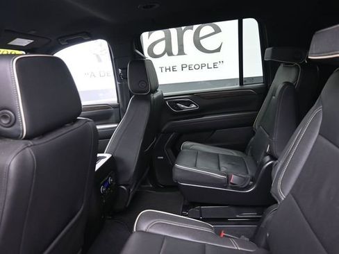 Used 2023 Chevrolet Suburban Premier image 26