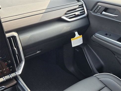 New 2026 GMC Acadia Denali w/ Super Cruise Package image 16